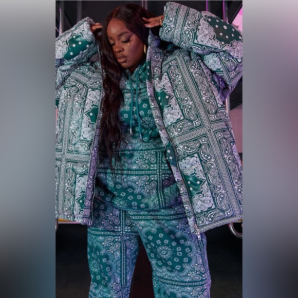 PrettyLittleThing Green Unisex Paisley PU Extreme Oversized Puffer Coat Size XXL - Picture 4 of 16